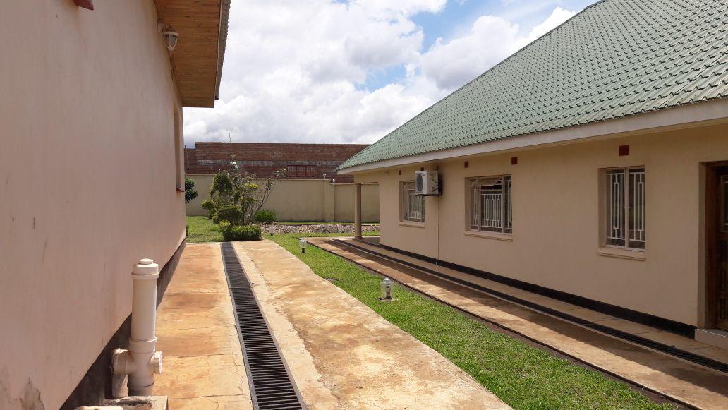 Emmaculate Lodge Mzuzu Exteriör bild